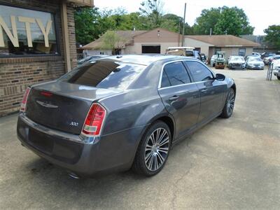 2014 Chrysler 300 Series   - Photo 4 - Newport News, VA 23605