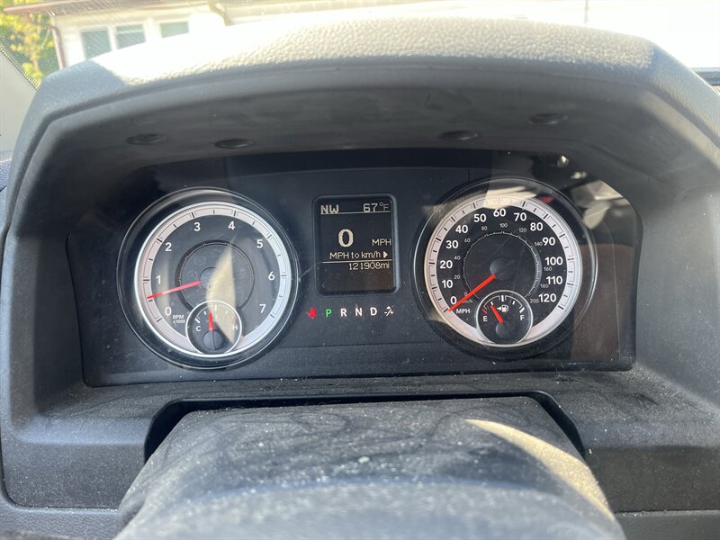 2015 RAM 1500 Big Horn - Photo 10 - Madison, OH 44057