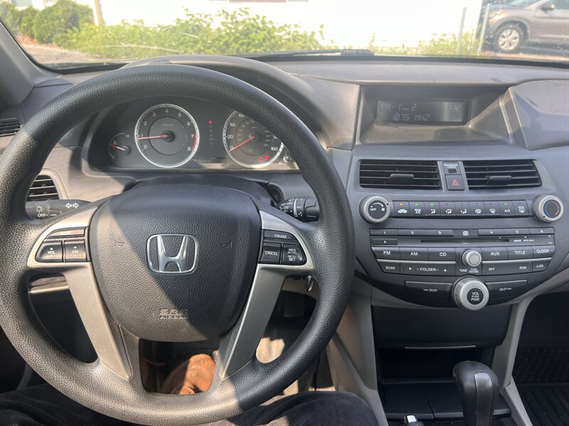 2009 Honda Accord LX - Photo 11 - Madison, OH 44057