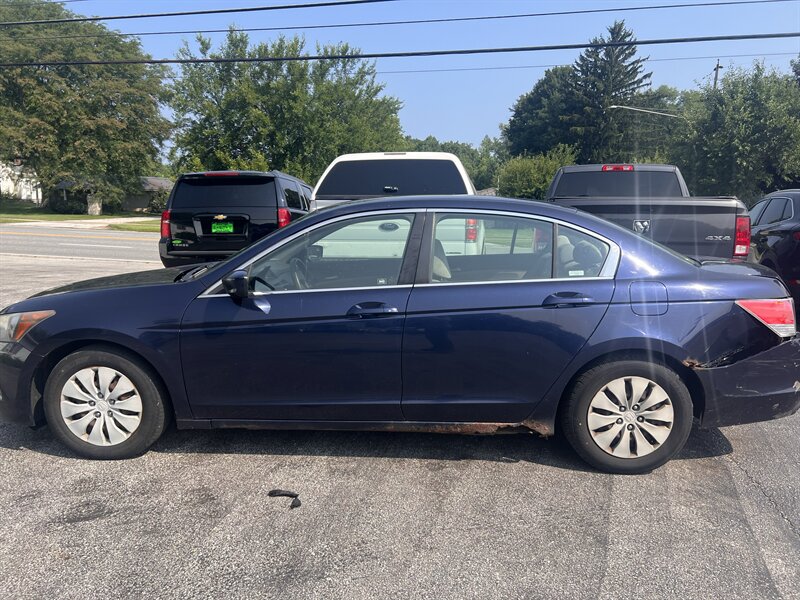 2009 Honda Accord LX - Photo 8 - Madison, OH 44057