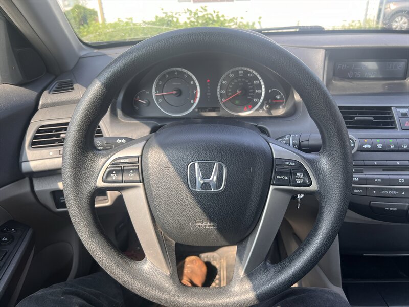 2009 Honda Accord LX - Photo 14 - Madison, OH 44057