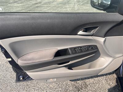 2009 Honda Accord LX - Photo 10 - Madison, OH 44057