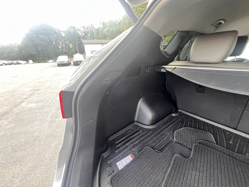 2017 Hyundai Santa Fe 2.4L Sport - Photo 27 - Madison, OH 44057