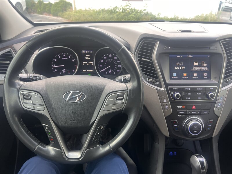 2017 Hyundai Santa Fe 2.4L Sport - Photo 12 - Madison, OH 44057