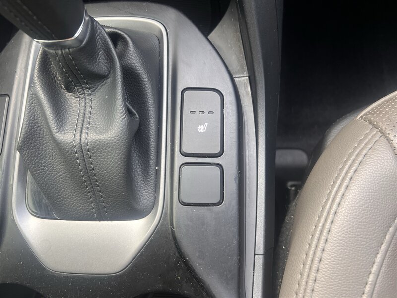 2017 Hyundai Santa Fe 2.4L Sport - Photo 20 - Madison, OH 44057