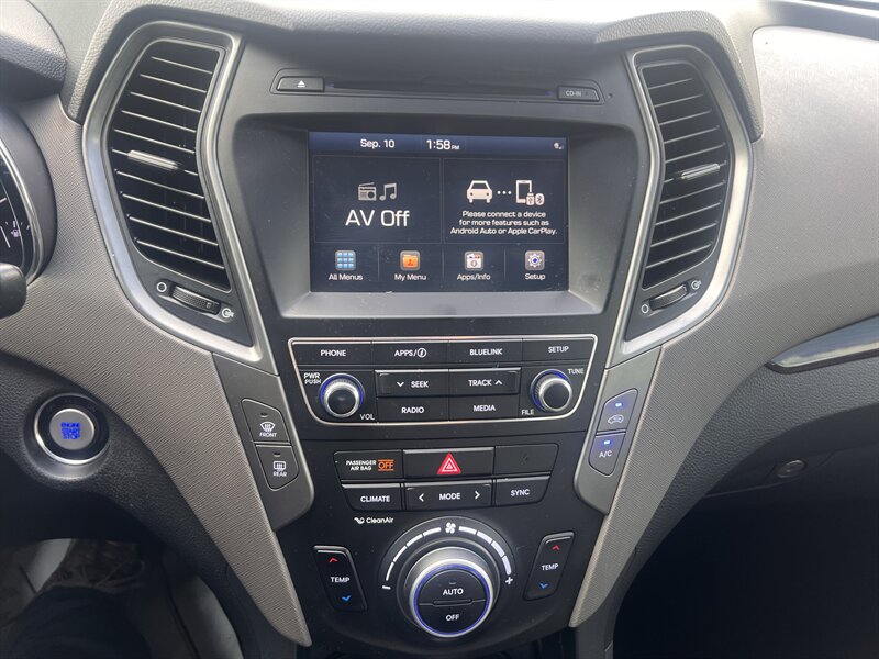 2017 Hyundai Santa Fe 2.4L Sport - Photo 17 - Madison, OH 44057