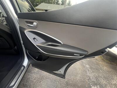 2017 Hyundai Santa Fe 2.4L Sport - Photo 31 - Madison, OH 44057
