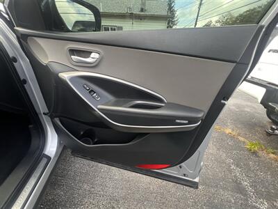 2017 Hyundai Santa Fe 2.4L Sport - Photo 33 - Madison, OH 44057