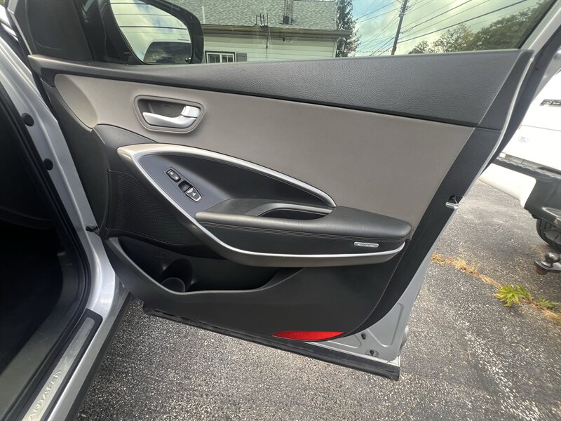 2017 Hyundai Santa Fe 2.4L Sport - Photo 33 - Madison, OH 44057