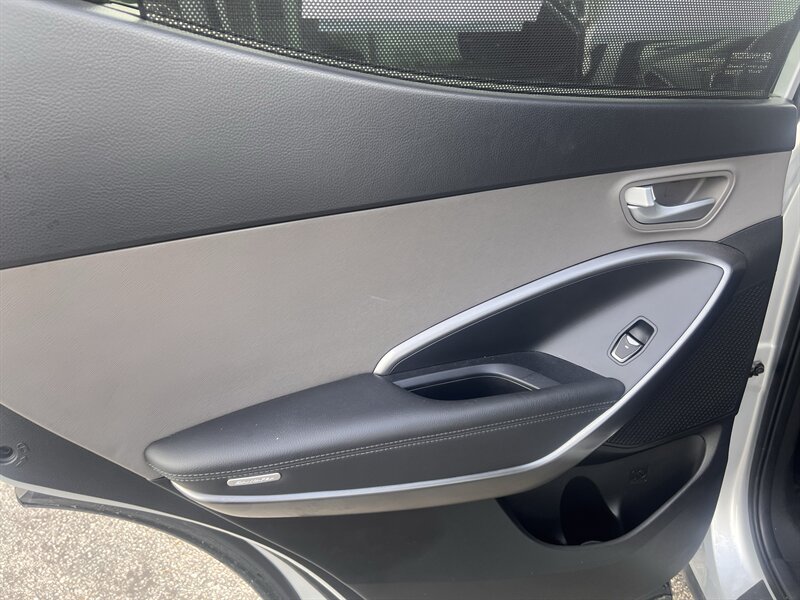 2017 Hyundai Santa Fe 2.4L Sport - Photo 23 - Madison, OH 44057