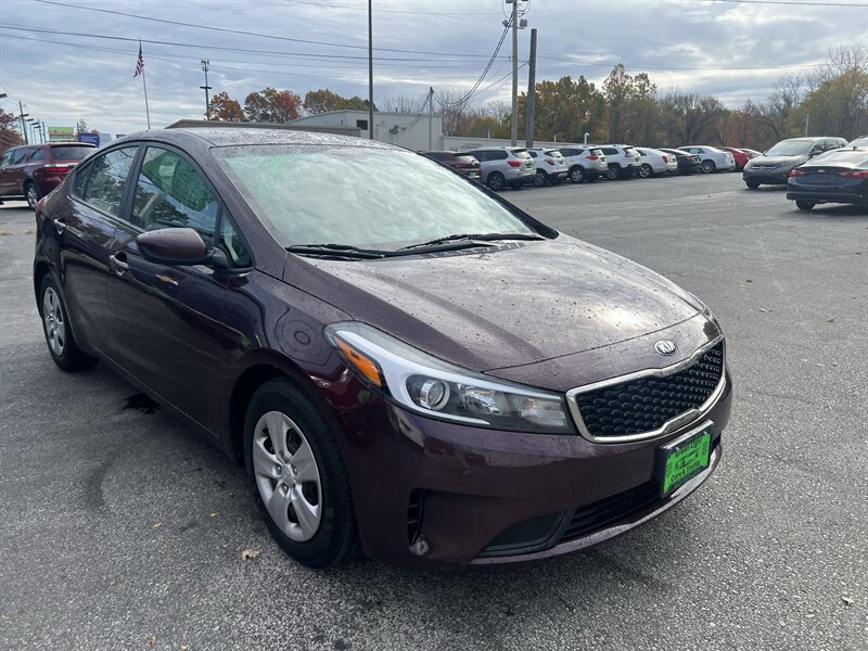 2017 Kia Forte LX - Photo 3 - Madison, OH 44057