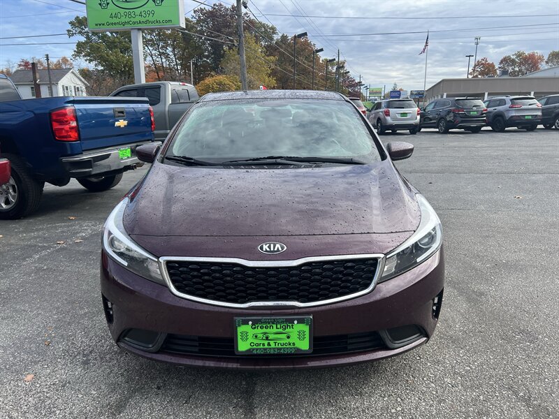 2017 Kia Forte LX - Photo 2 - Madison, OH 44057