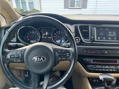 2017 Kia Sedona EX - Photo 10 - Madison, OH 44057