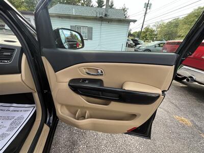 2017 Kia Sedona EX - Photo 39 - Madison, OH 44057