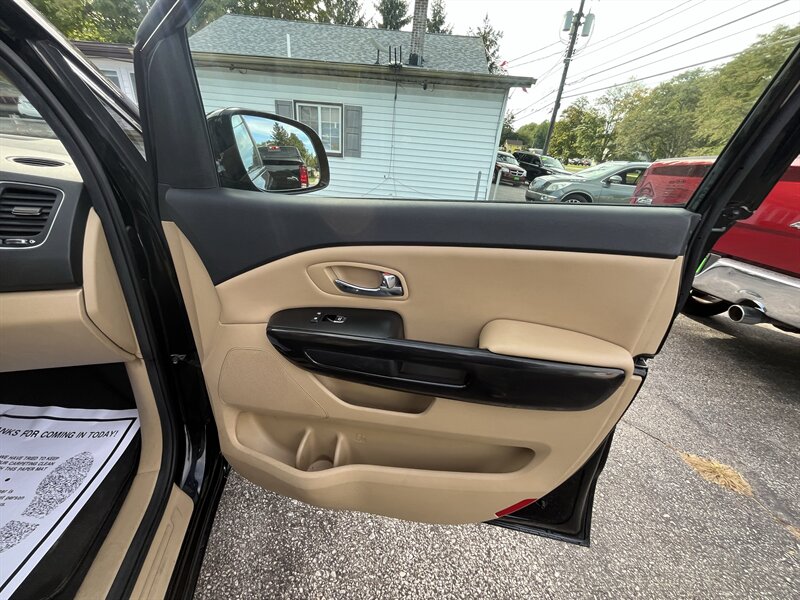 2017 Kia Sedona EX - Photo 39 - Madison, OH 44057