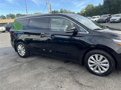 2017 Kia Sedona EX - Photo 6 - Madison, OH 44057