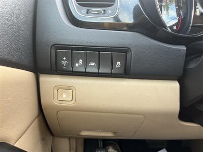 2017 Kia Sedona EX - Photo 17 - Madison, OH 44057