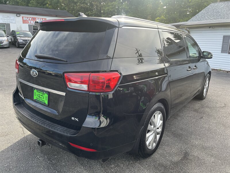 2017 Kia Sedona EX - Photo 5 - Madison, OH 44057