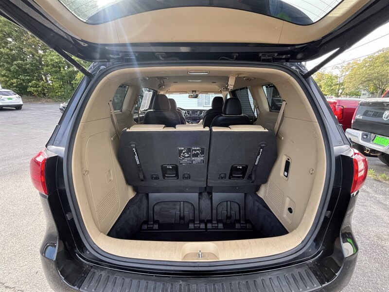 2017 Kia Sedona EX - Photo 29 - Madison, OH 44057