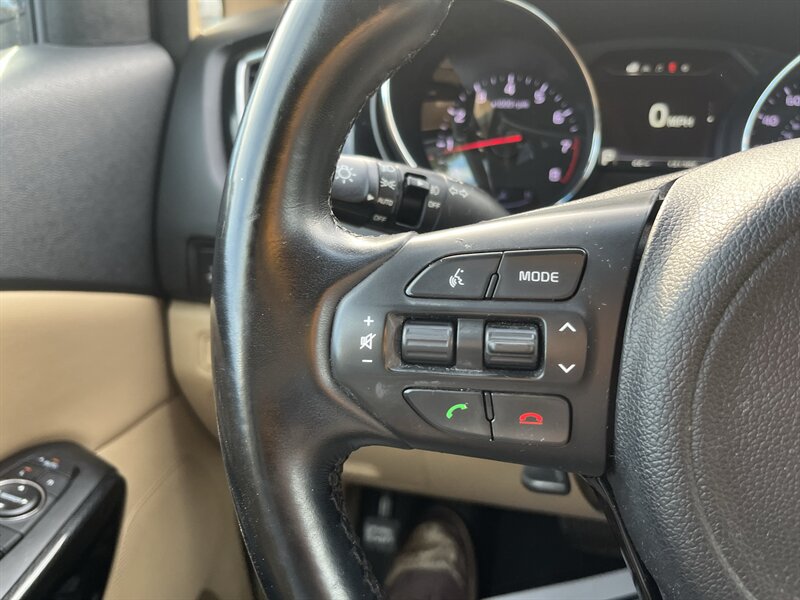 2017 Kia Sedona EX - Photo 13 - Madison, OH 44057