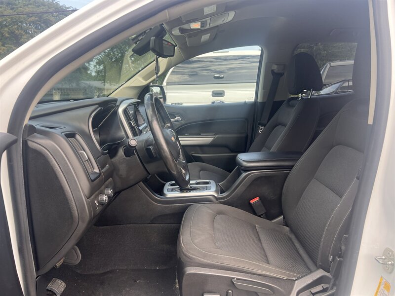 2019 Chevrolet Colorado LT - Photo 10 - Madison, OH 44057