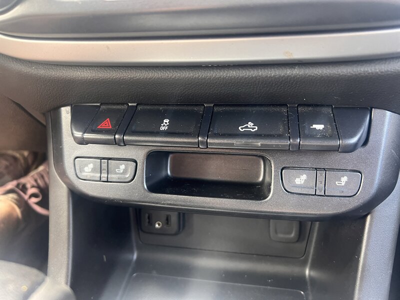 2019 Chevrolet Colorado LT - Photo 17 - Madison, OH 44057