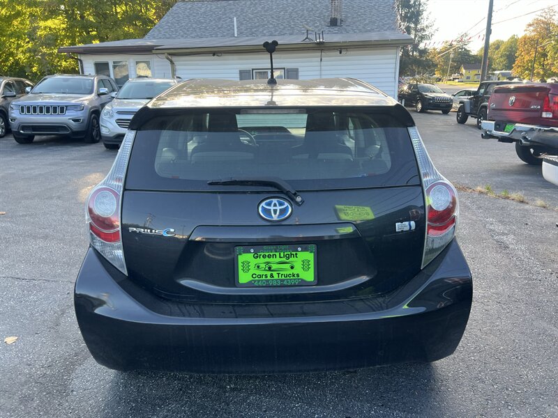 2012 Toyota Prius C Two - Photo 6 - Madison, OH 44057
