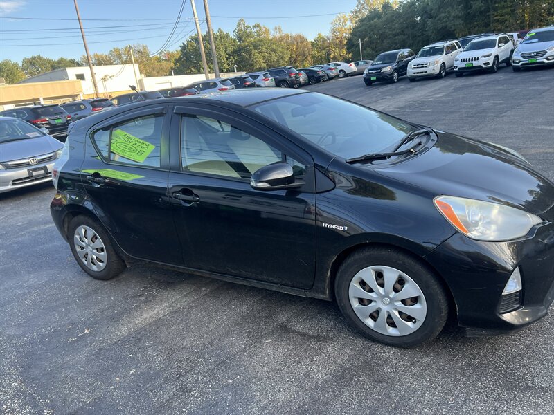 2012 Toyota Prius C Two - Photo 4 - Madison, OH 44057