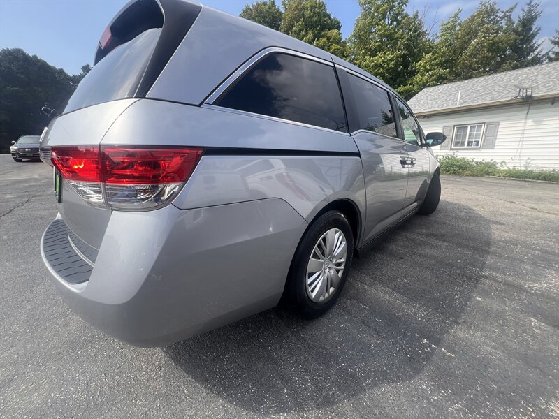 2016 Honda Odyssey LX - Photo 41 - Madison, OH 44057