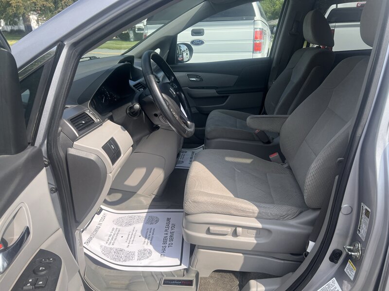 2016 Honda Odyssey LX - Photo 9 - Madison, OH 44057