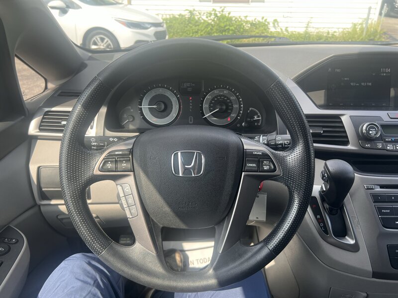 2016 Honda Odyssey LX - Photo 14 - Madison, OH 44057