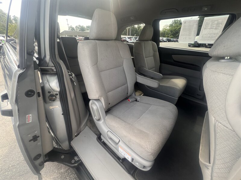 2016 Honda Odyssey LX - Photo 31 - Madison, OH 44057