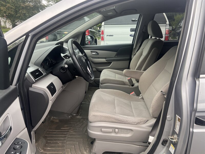 2016 Honda Odyssey LX - Photo 8 - Madison, OH 44057