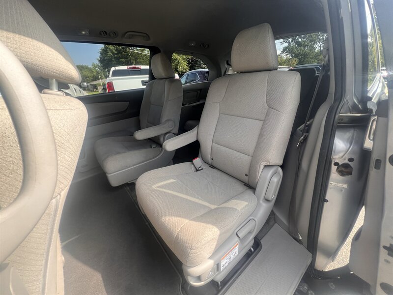 2016 Honda Odyssey LX - Photo 27 - Madison, OH 44057
