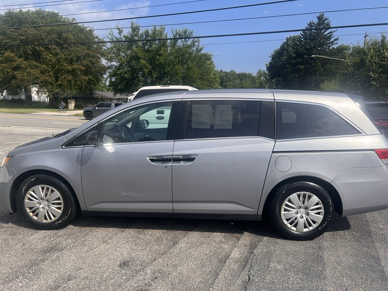 2016 Honda Odyssey LX - Photo 8 - Madison, OH 44057