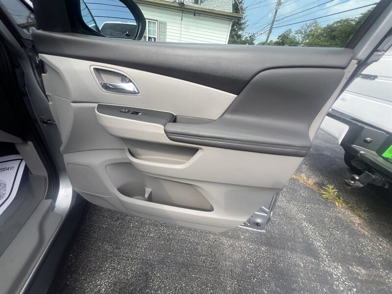 2016 Honda Odyssey LX - Photo 34 - Madison, OH 44057