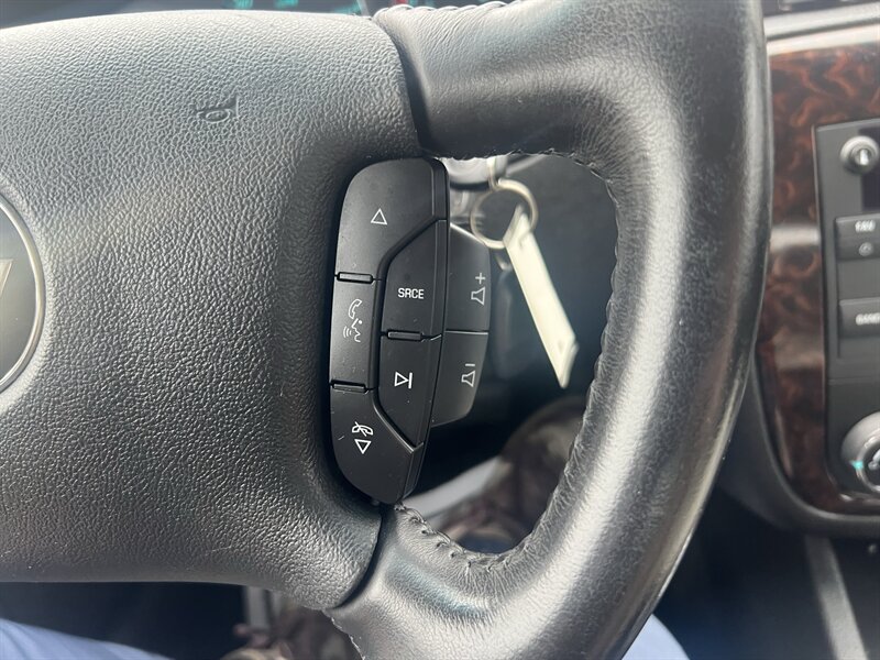 2012 Chevrolet Impala LT - Photo 19 - Madison, OH 44057