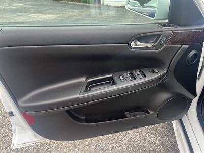 2012 Chevrolet Impala LT - Photo 8 - Madison, OH 44057