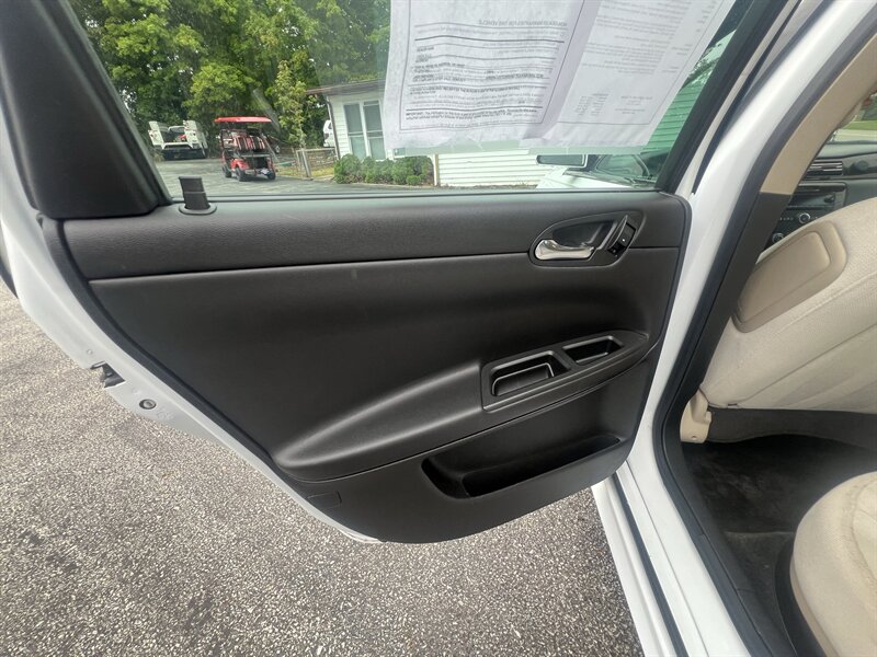 2012 Chevrolet Impala LT - Photo 25 - Madison, OH 44057