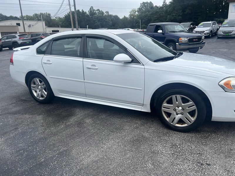 2012 Chevrolet Impala LT - Photo 4 - Madison, OH 44057