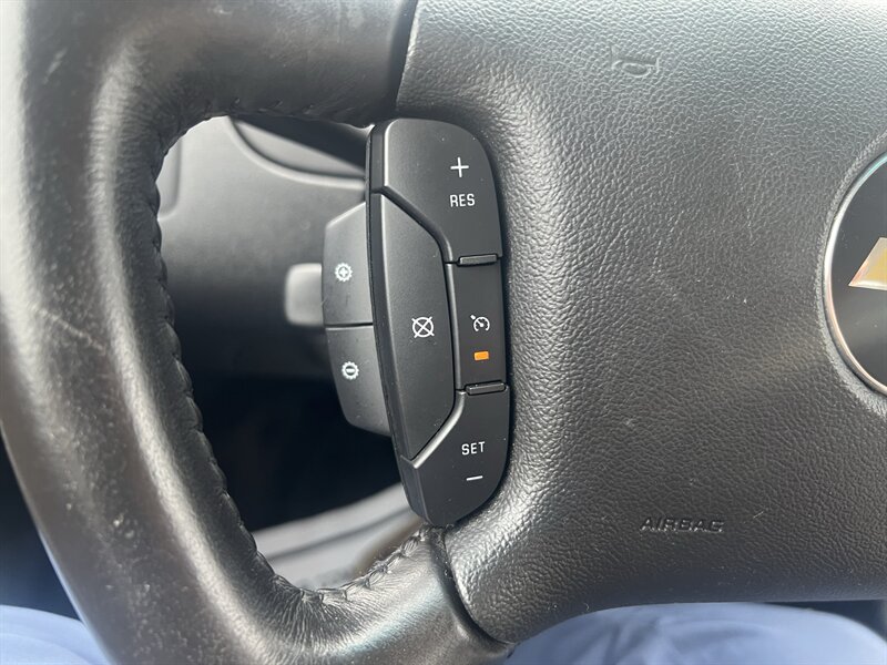 2012 Chevrolet Impala LT - Photo 18 - Madison, OH 44057