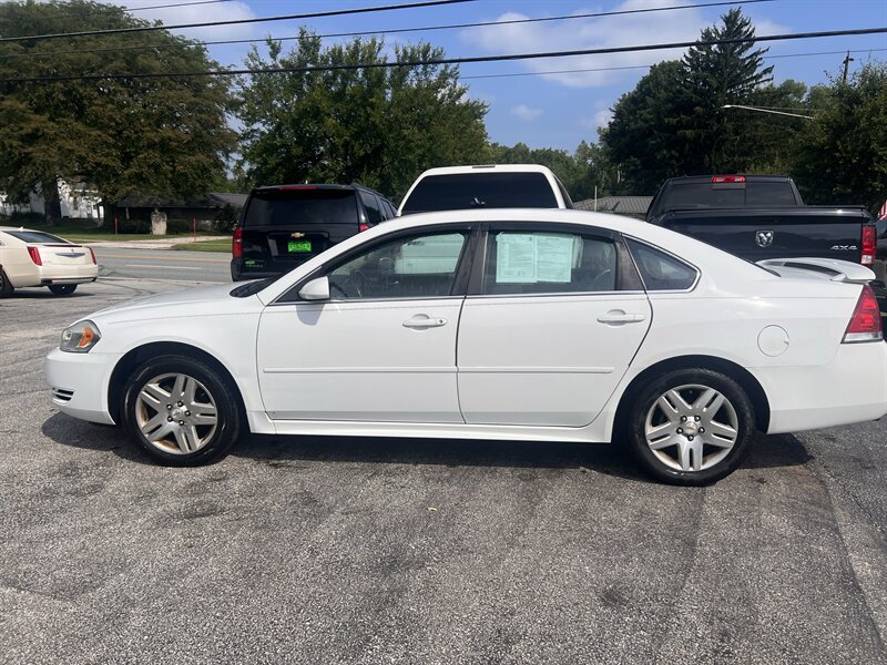 2012 Chevrolet Impala LT - Photo 6 - Madison, OH 44057