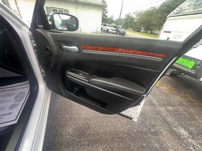 2012 Chrysler 300 Series Limited - Photo 35 - Madison, OH 44057