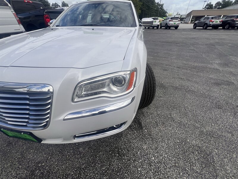 2012 Chrysler 300 Series Limited - Photo 39 - Madison, OH 44057