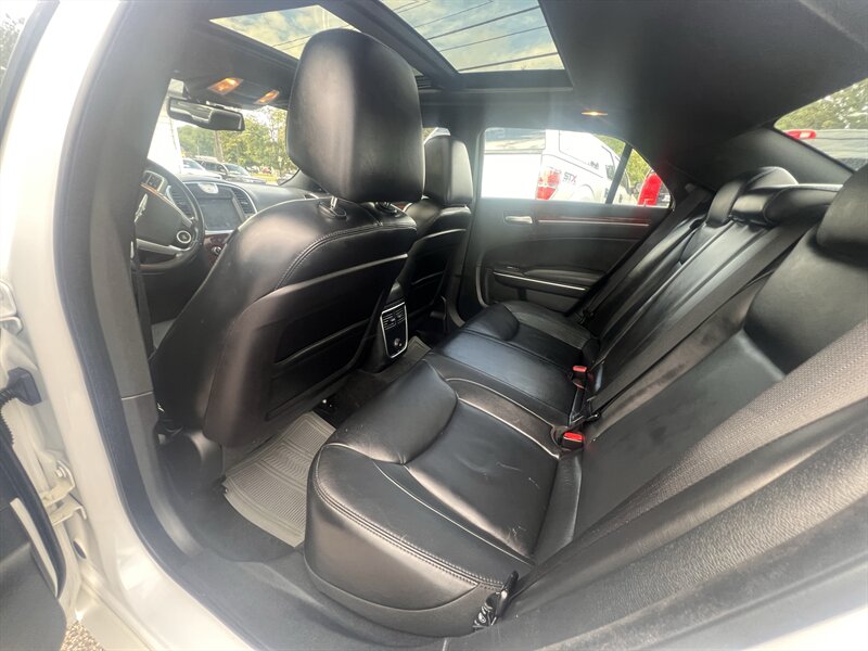 2012 Chrysler 300 Series Limited - Photo 24 - Madison, OH 44057
