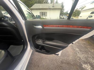 2012 Chrysler 300 Series Limited - Photo 33 - Madison, OH 44057
