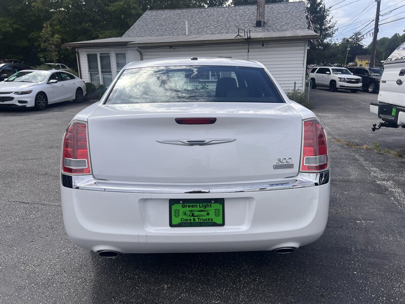 2012 Chrysler 300 Series Limited - Photo 6 - Madison, OH 44057