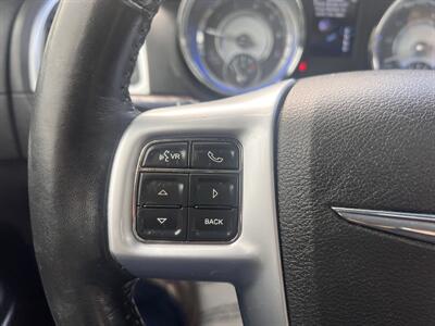 2012 Chrysler 300 Series Limited - Photo 15 - Madison, OH 44057