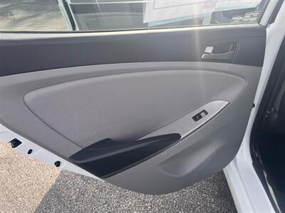 2017 Hyundai ACCENT SE   - Photo 19 - Madison, OH 44057