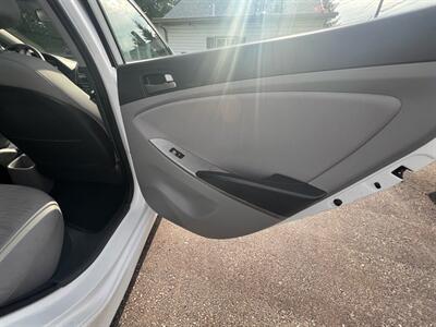 2017 Hyundai ACCENT SE   - Photo 22 - Madison, OH 44057